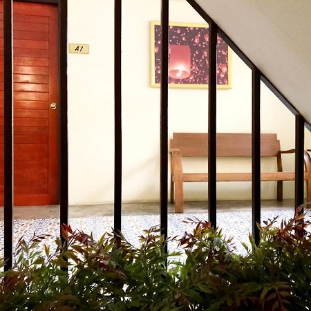 Bed and Breakfast Manon Sleepeatdrink Chiang Mai Zewnętrze zdjęcie