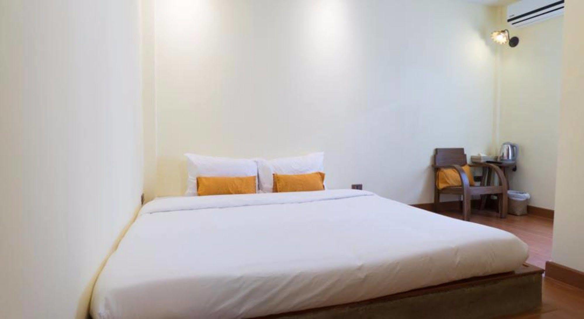 Bed and Breakfast Manon Sleepeatdrink Chiang Mai Zewnętrze zdjęcie