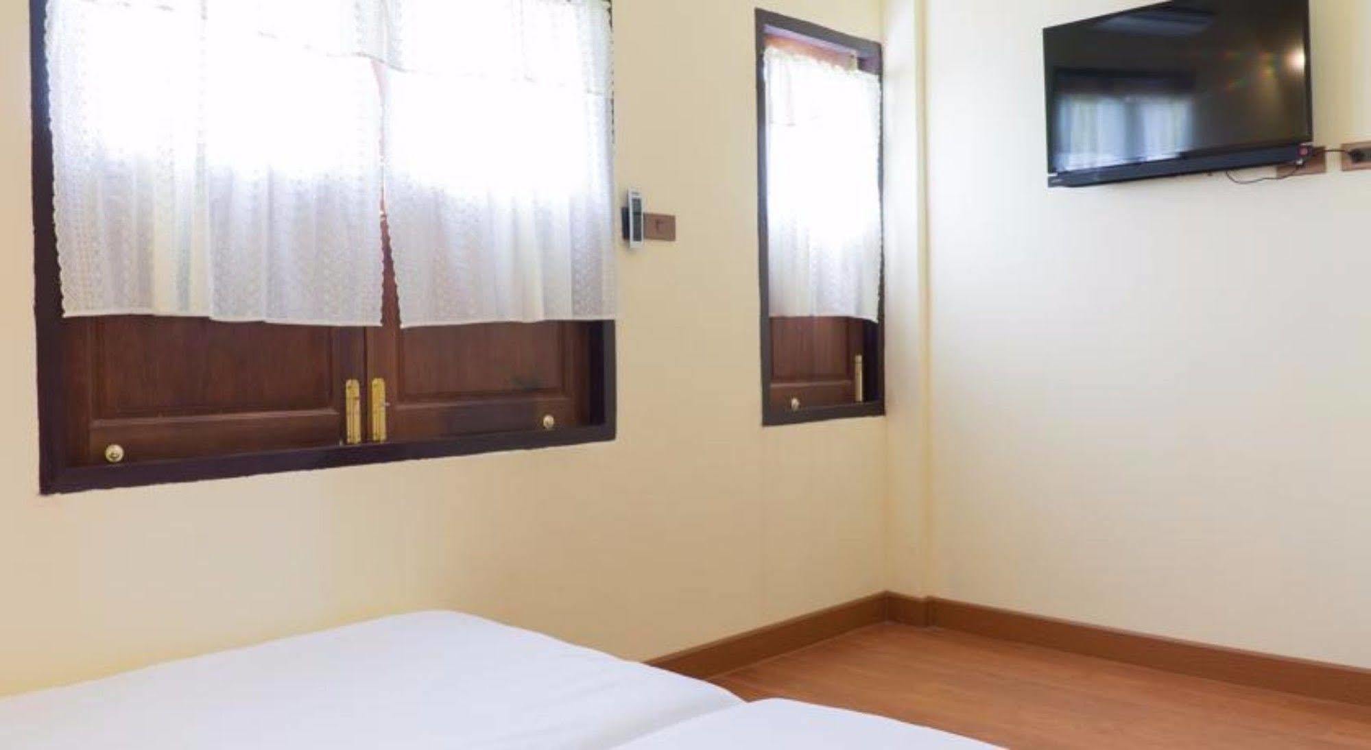 Bed and Breakfast Manon Sleepeatdrink Chiang Mai Zewnętrze zdjęcie