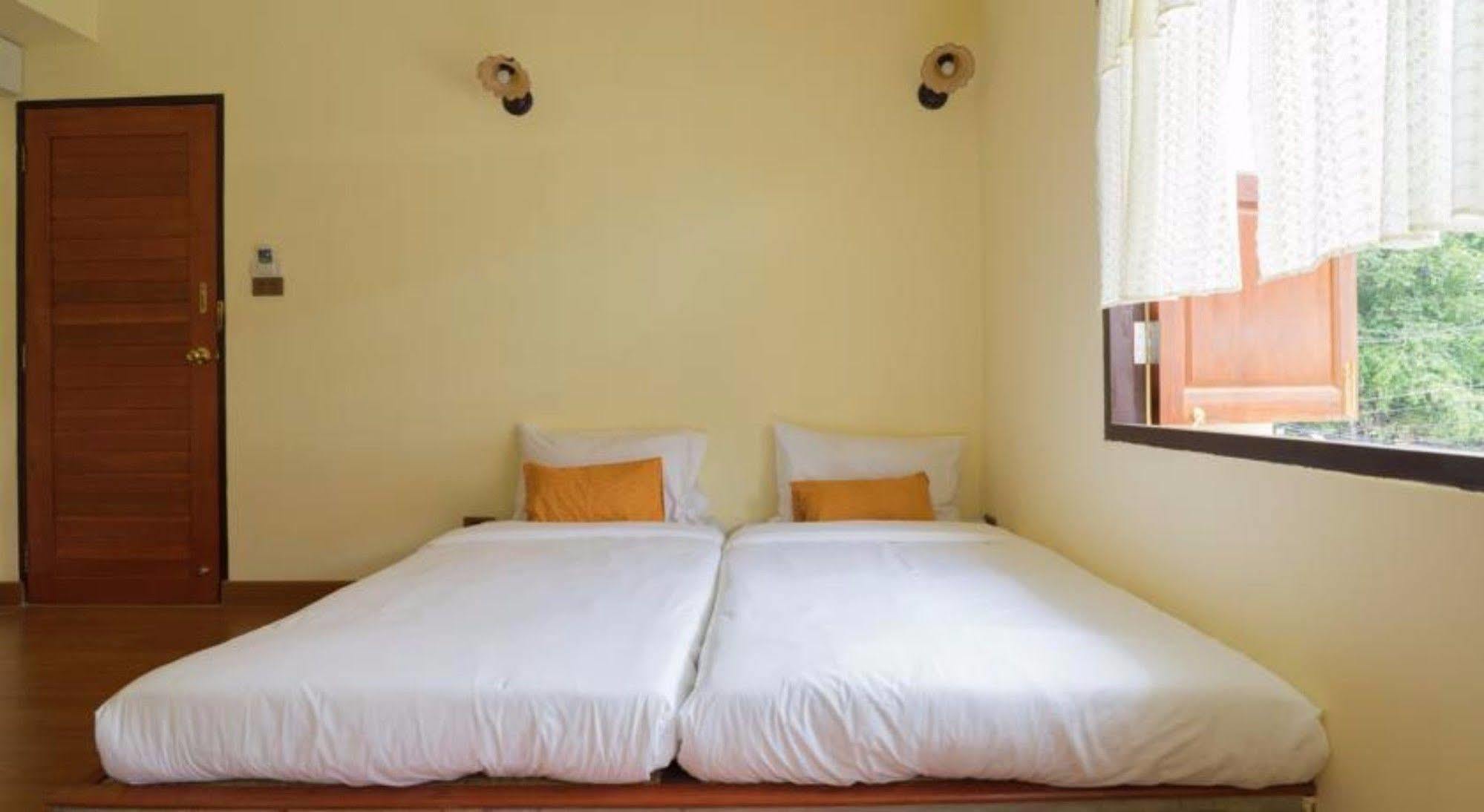 Bed and Breakfast Manon Sleepeatdrink Chiang Mai Zewnętrze zdjęcie