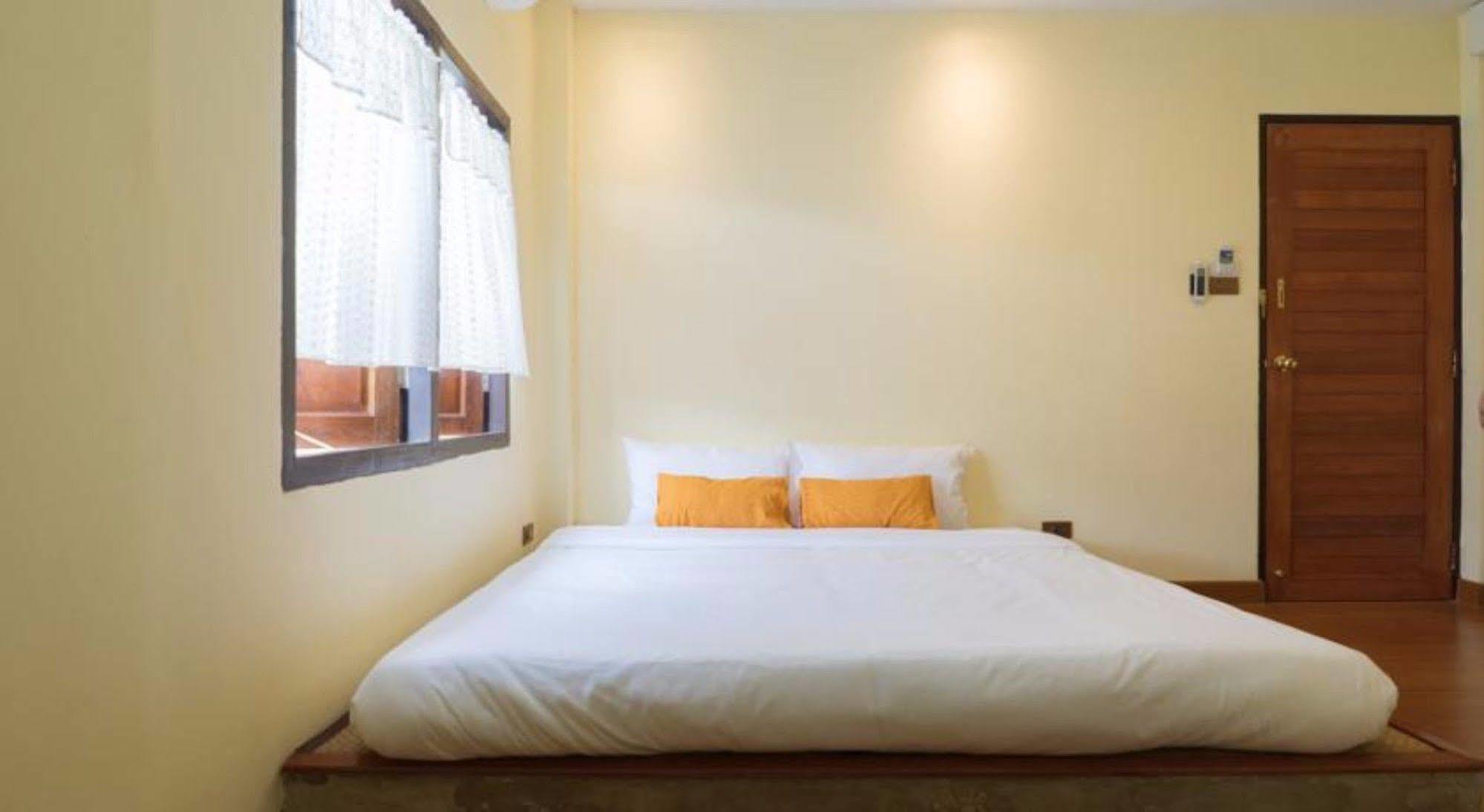 Bed and Breakfast Manon Sleepeatdrink Chiang Mai Zewnętrze zdjęcie