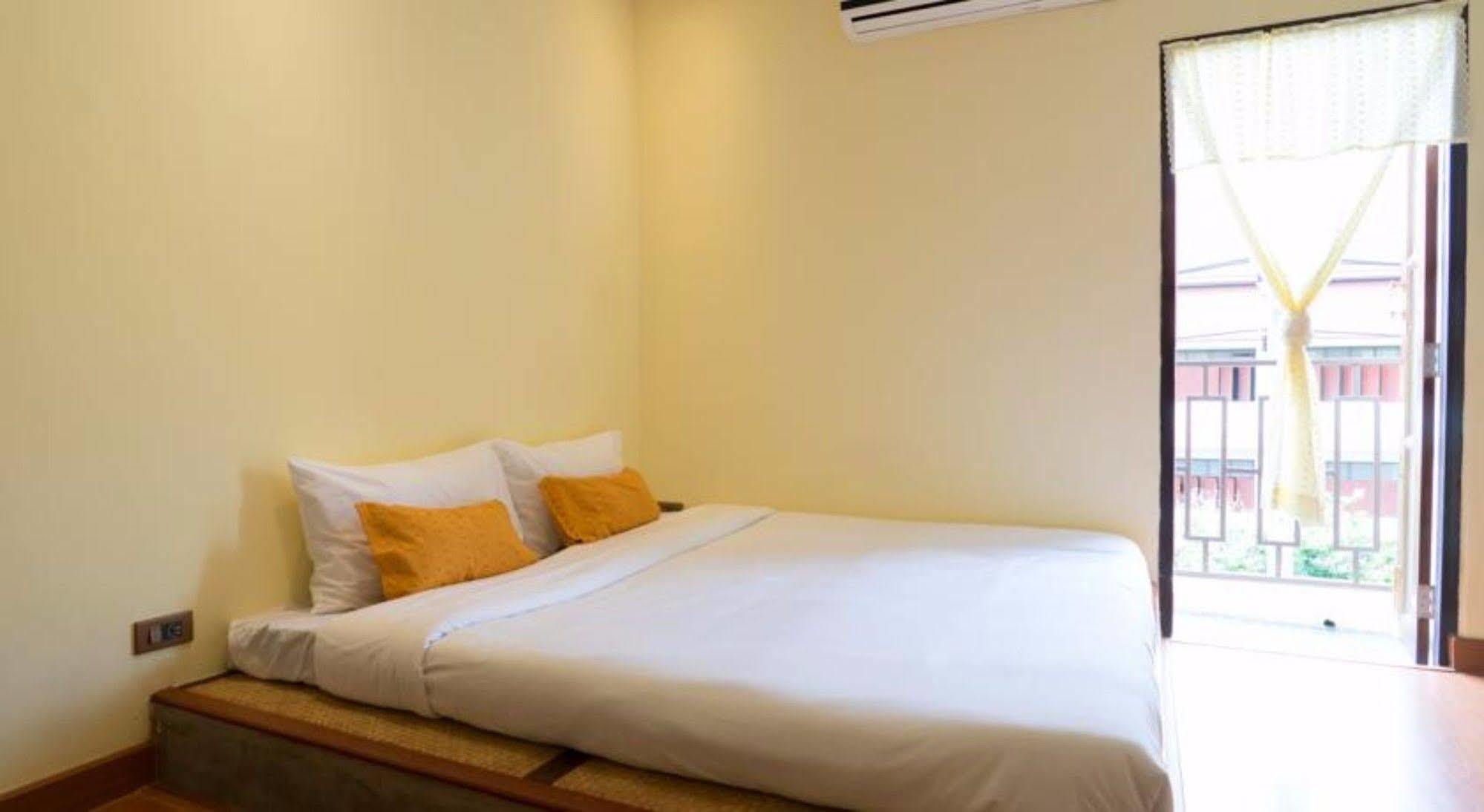 Bed and Breakfast Manon Sleepeatdrink Chiang Mai Zewnętrze zdjęcie
