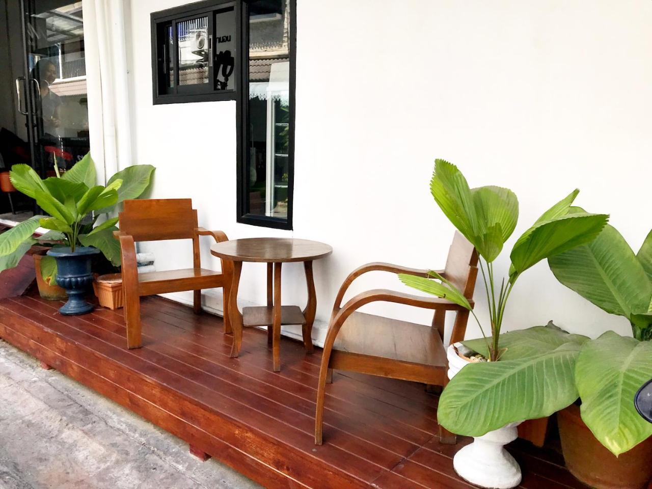 Bed and Breakfast Manon Sleepeatdrink Chiang Mai Zewnętrze zdjęcie
